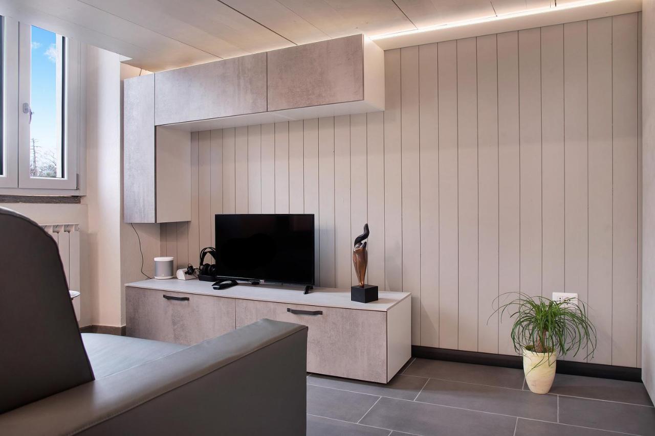 Apartamento Efihouse Lago Maggiore Luino Exterior foto