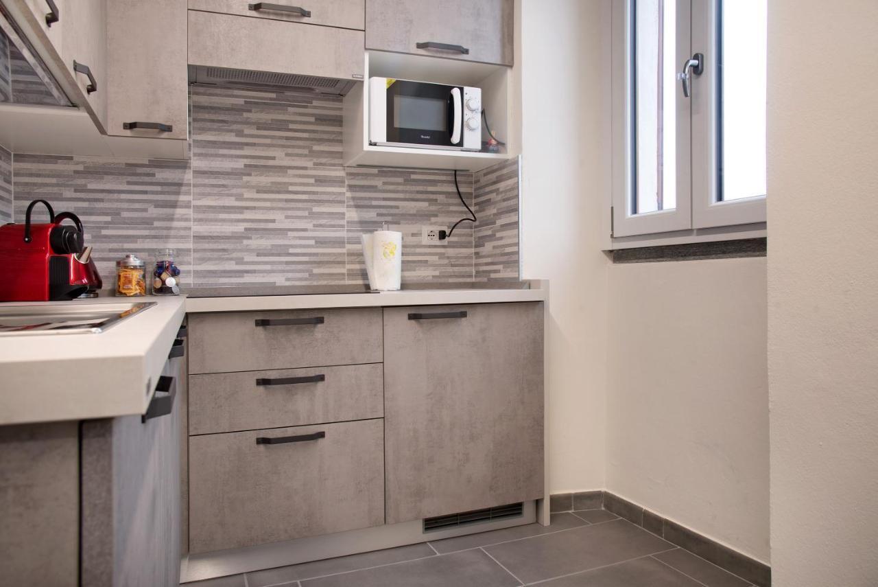 Apartamento Efihouse Lago Maggiore Luino Exterior foto